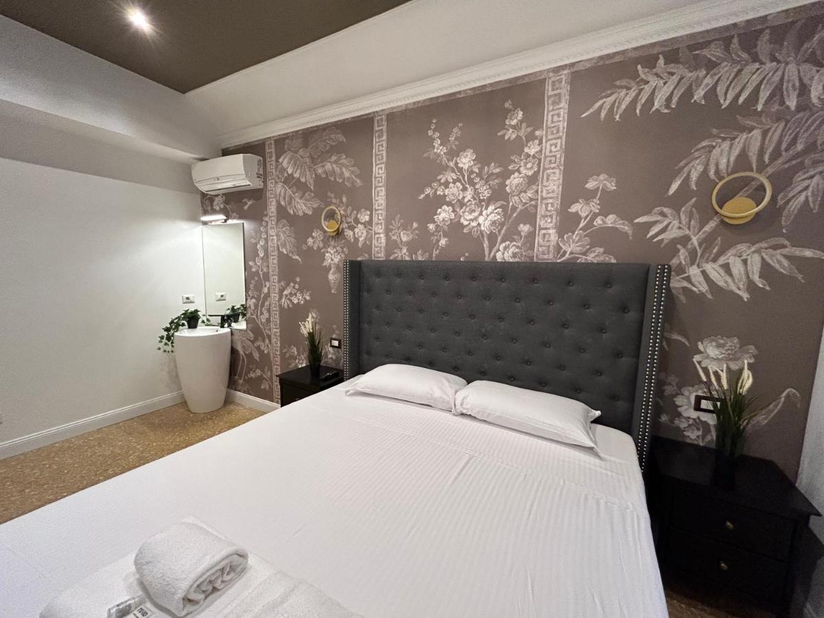 Raffaello'S Place Рим Екстер'єр фото